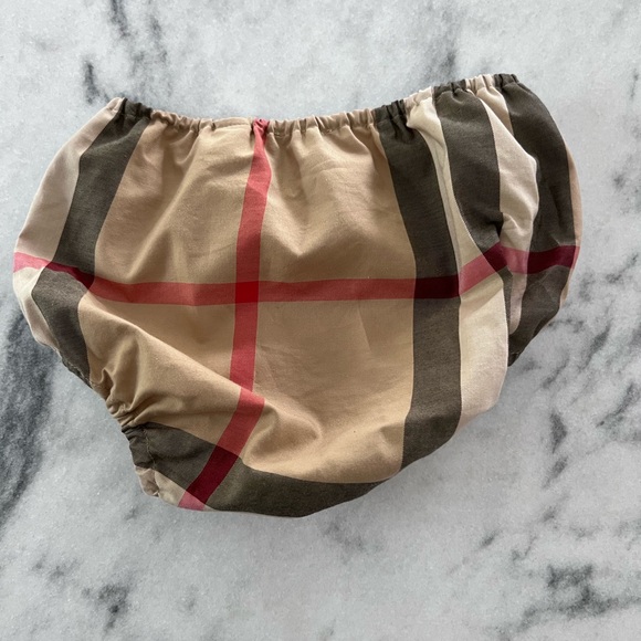 Burberry Baby Dress with matching bloomers. 12 mo/80cm - Picture 4 of 7